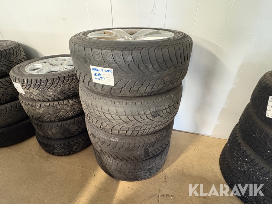 Året runt däck med Aluminiumfälgar Bridgestone Blizzak BMW 5-Serie 225/55R17 4st