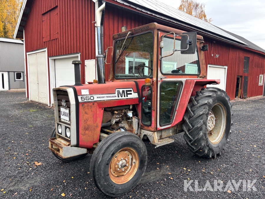 Traktor Massey Ferguson 550