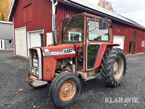 Traktor Massey Ferguson 550