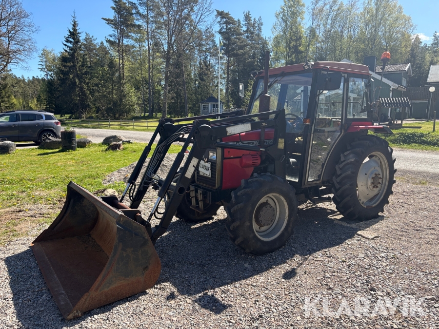 Traktor Massey Ferguson 355 4WD med lastare