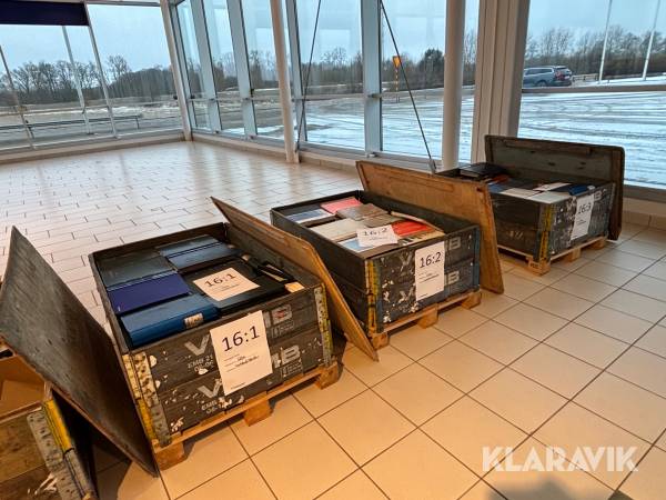 Diverse manualer, reservdelskataloger & sprängskisser Volvo & Renault från cirka år 1960-2000