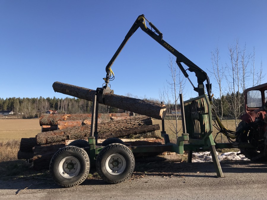 Farma Timmervagn / Skogsvagn med kran