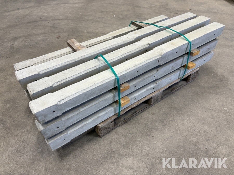 Betongstolpar till stängsel 13st nya