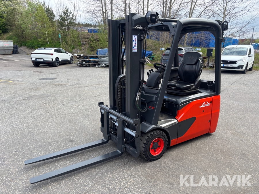 Motviktstruck Linde E16-02 containergående med våg