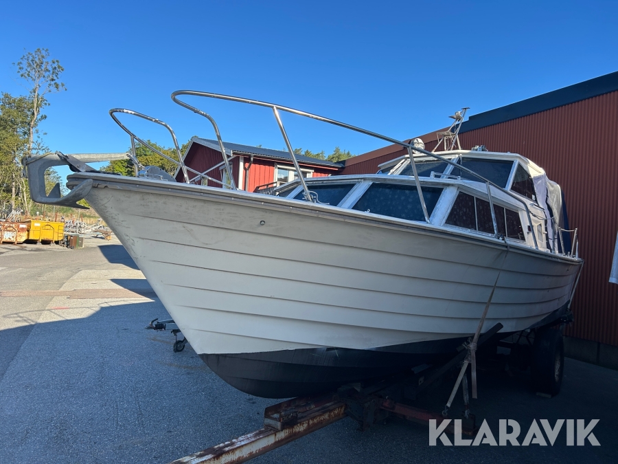 Motorbåt Fjord 30 Diplomat med båtkärra 30 km/h