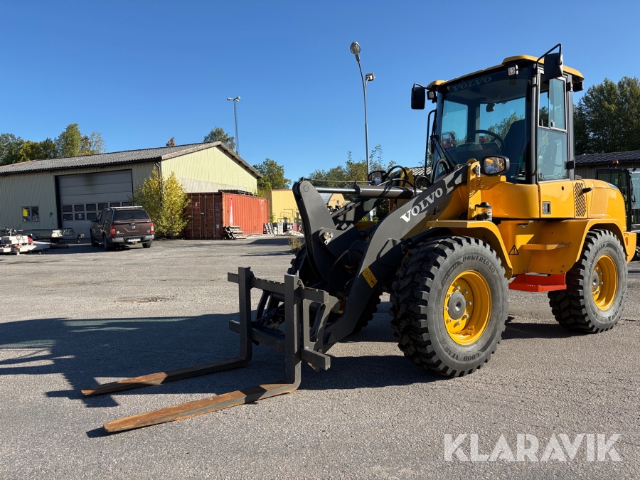 Hjullastare Volvo L30GS med gafflar