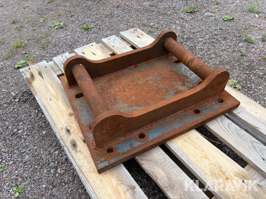 Redskapsfäste S60 på bultplatta