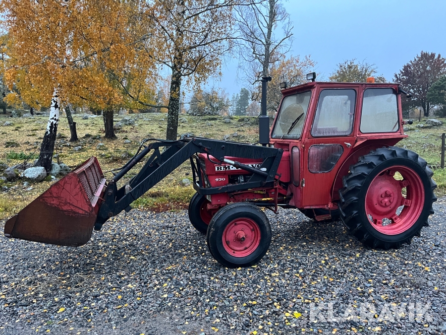 Traktor med lastare Volvo BM 430