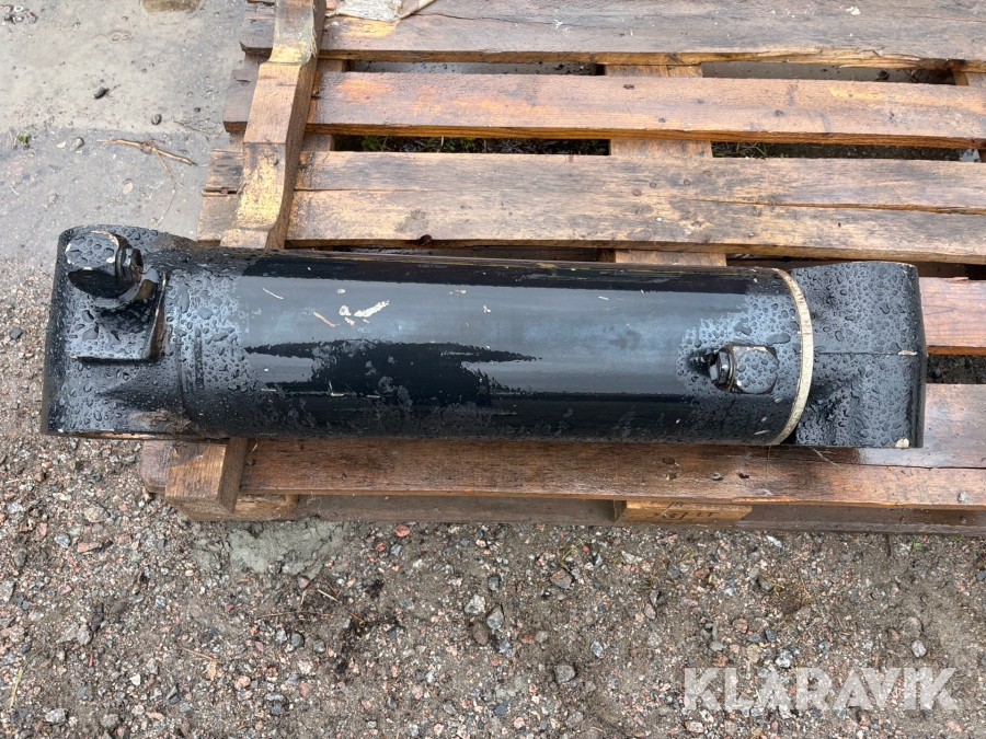 Lyftcylinder till Komatsu skördare 911