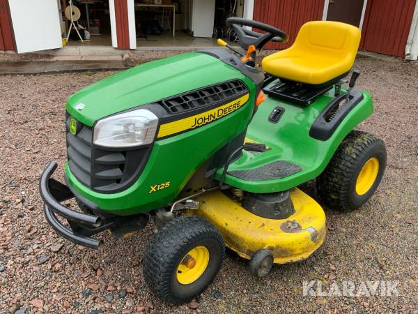 Åkgräsklippare John Deere X125