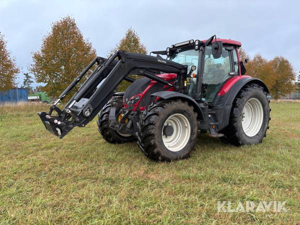 Traktor Valtra N174 med frontlastare