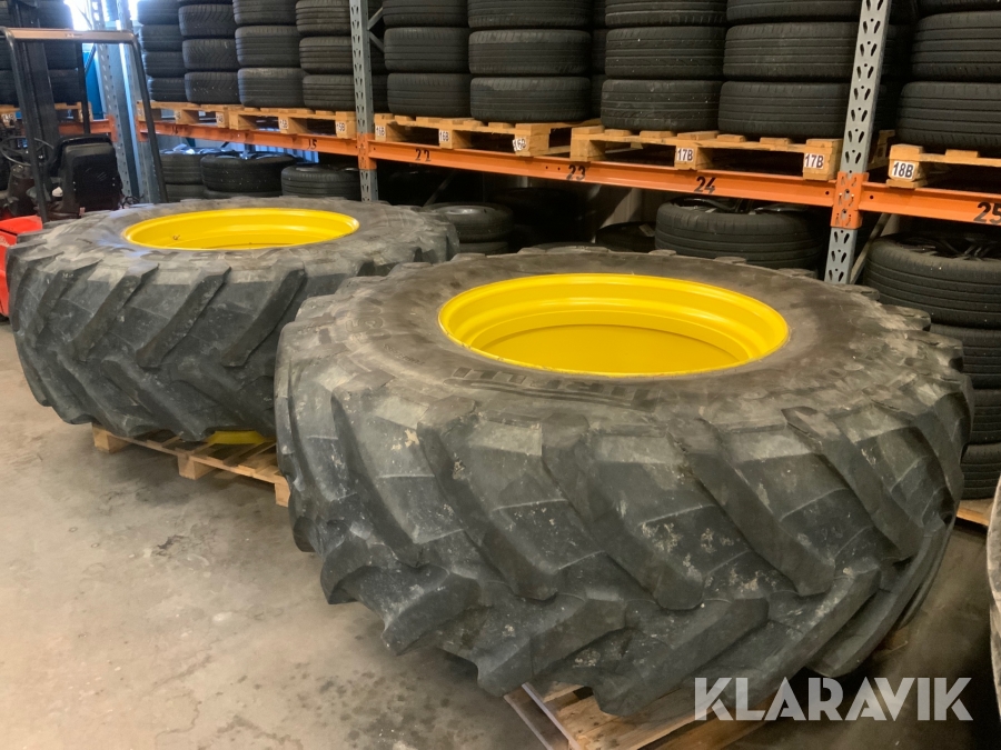Dubbelmontage Pirelli 650/85R38