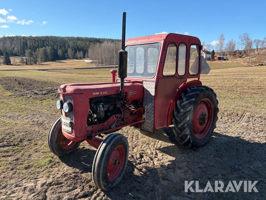 Veterantraktor Volvo BM 320 Buster