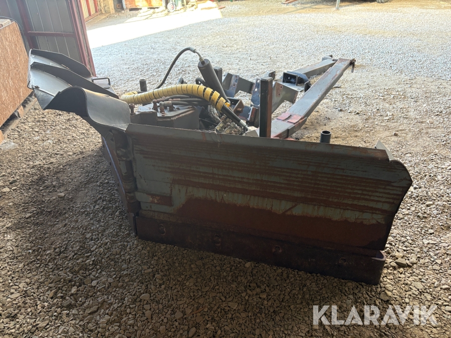 Vikplog Holms KHB-240 med bom