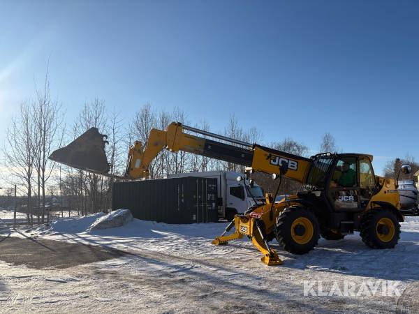Teleskoplastare JCB 540-170 med skopa och gafflar