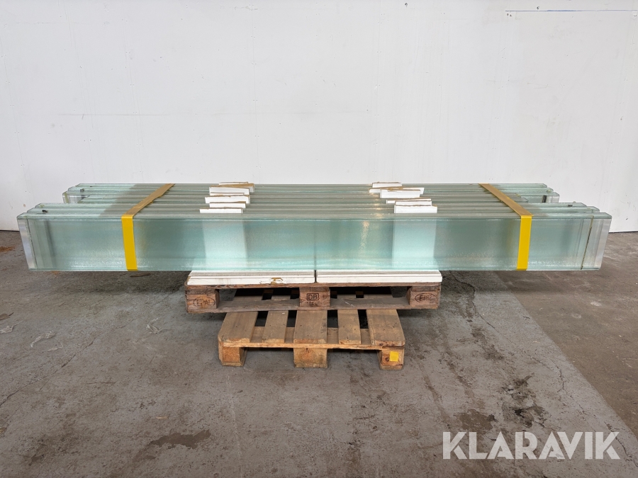 Glasparti räflat U-format Timmins glas U-kanal 88st