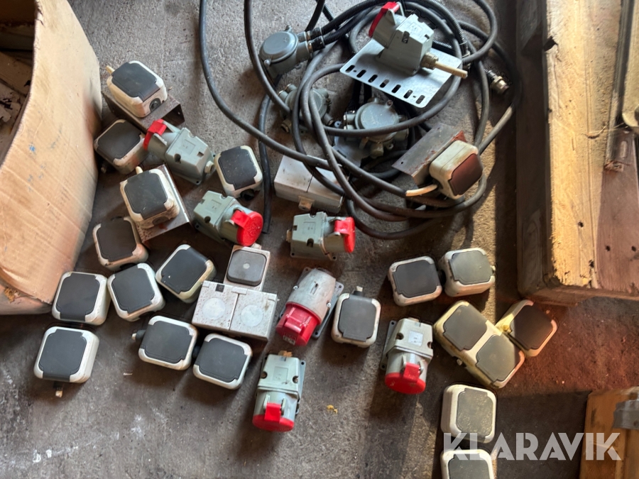 Diverse elkontakter ca 25st