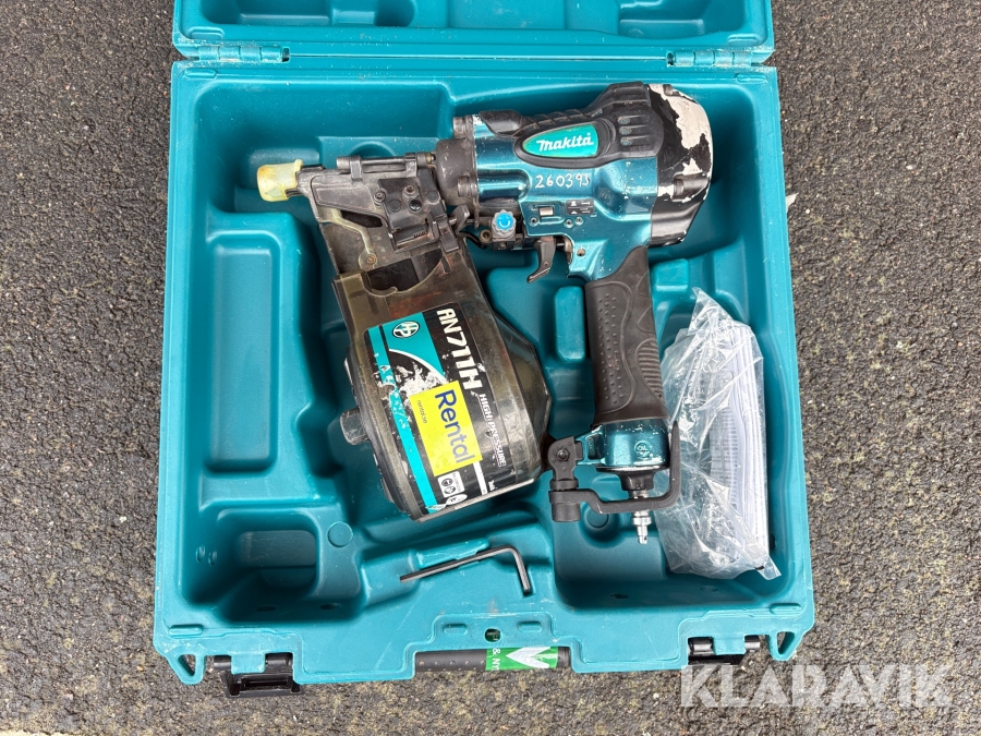 Spikpistol Makita AN711H