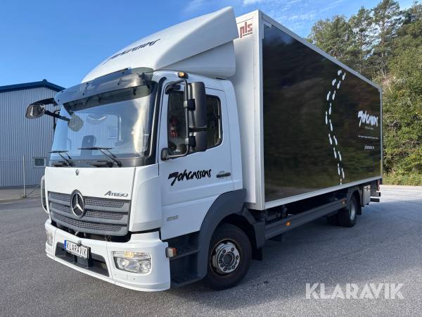 Lastbil Mercedes-Benz Atego , Bakgavellyft