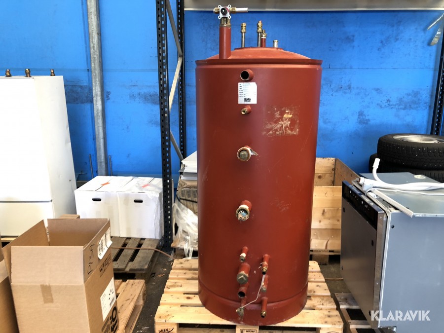 Ackumulatortank med varmvattenslinga