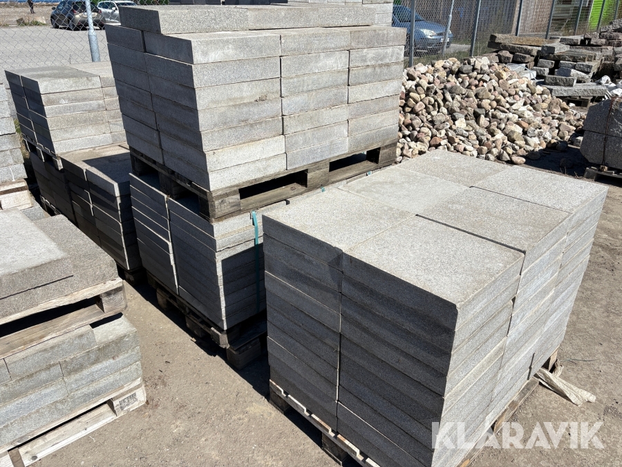 Parti granitplattor 395x395x80mm - ca 32m²
