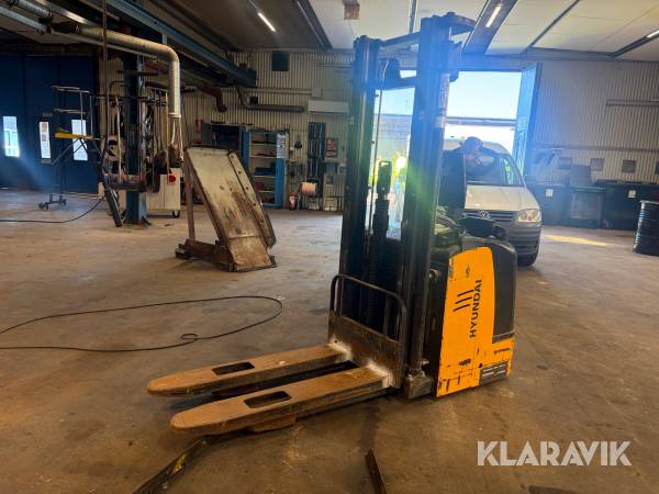 Ståstaplare Hyundai 15ESR