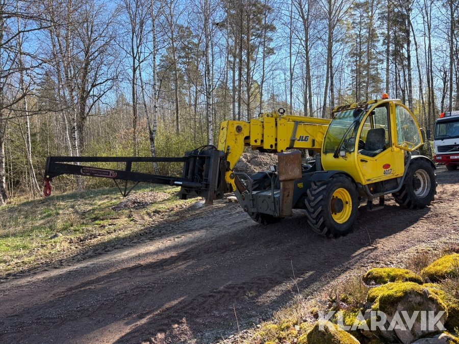 Teleskoplastare JLG 4017 med kranarm