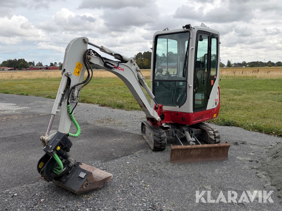 Grävmaskin Takeuchi TB216 med maskinsläp 