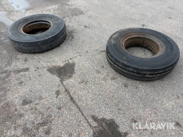 Däck Michelin 11.00R20 2 st
