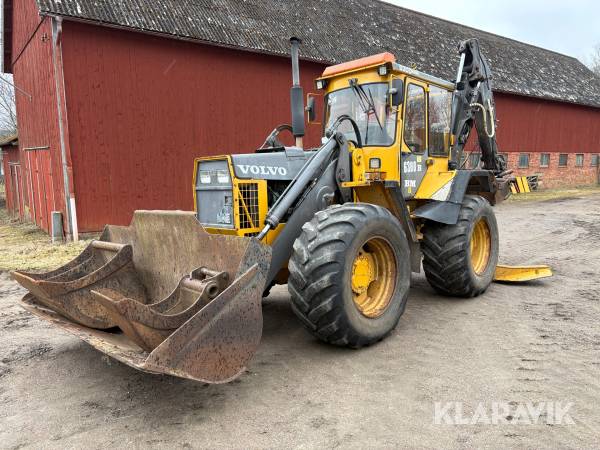 Traktorgrävare Volvo BM 6300 med tiltrotator & skopor