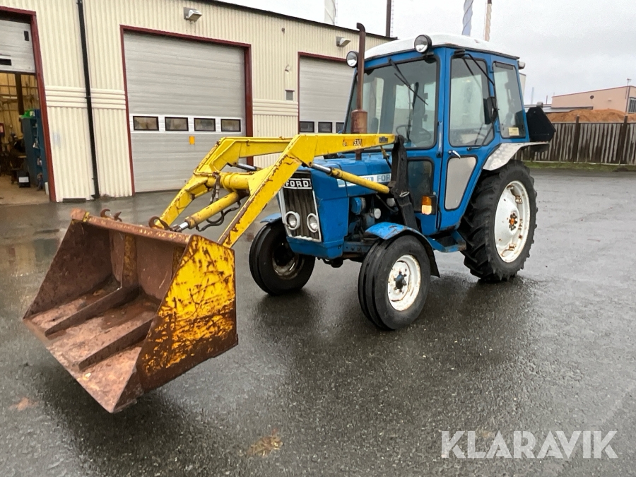 Traktor Ford 3600 med lastare