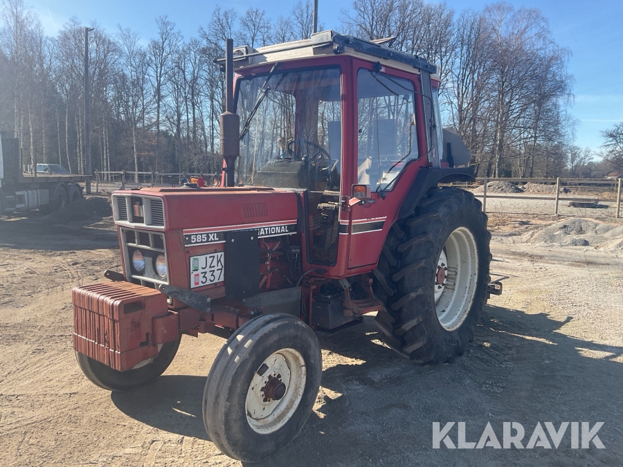 Traktor International 585 XL