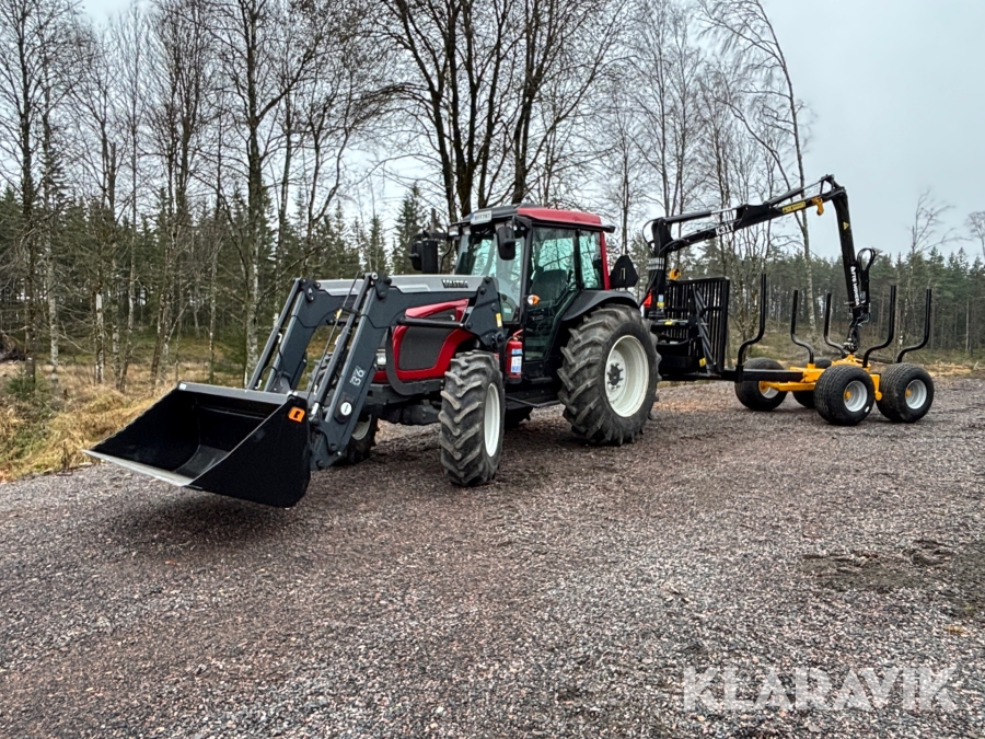 Traktor Valtra A93 Unlimited med skogsvagn FTG Moheda M91