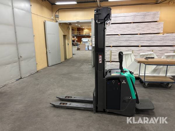 Ståstaplare Mitsubishi PLF