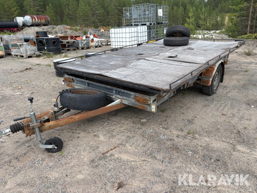 Personbilssläp med skoterflak