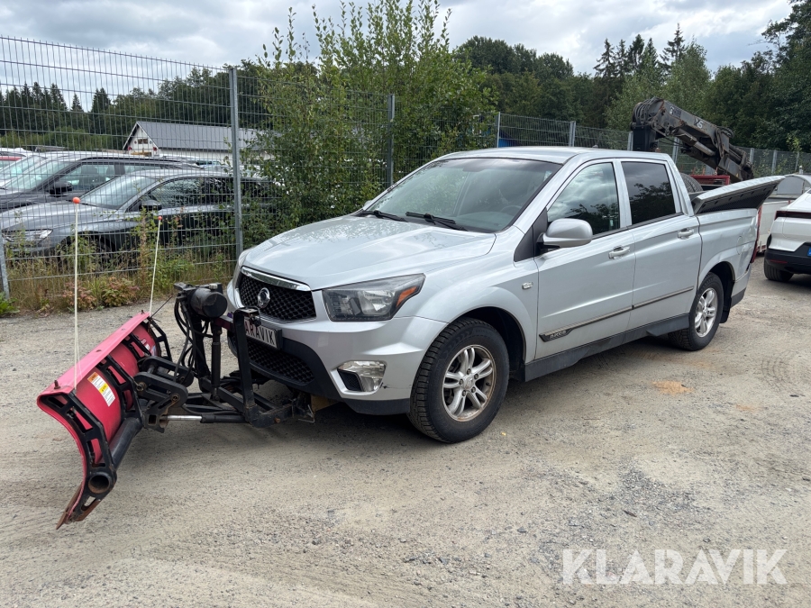 Pickup SsangYong Actyon Sports 2.0 e-XDi 4WD med plog och saltspridare