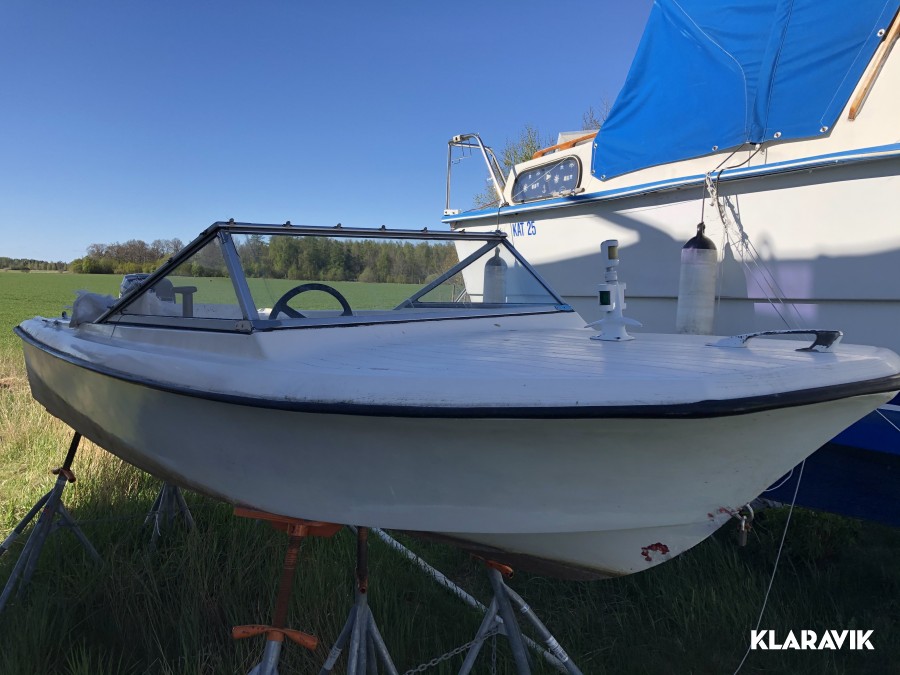 Sportbåt  med 60hk Mariner