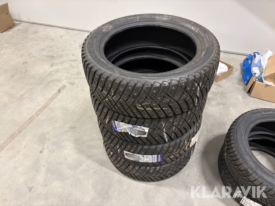Dubbdäck Good Year Ultra grip ice arctic SUV 215/55R18