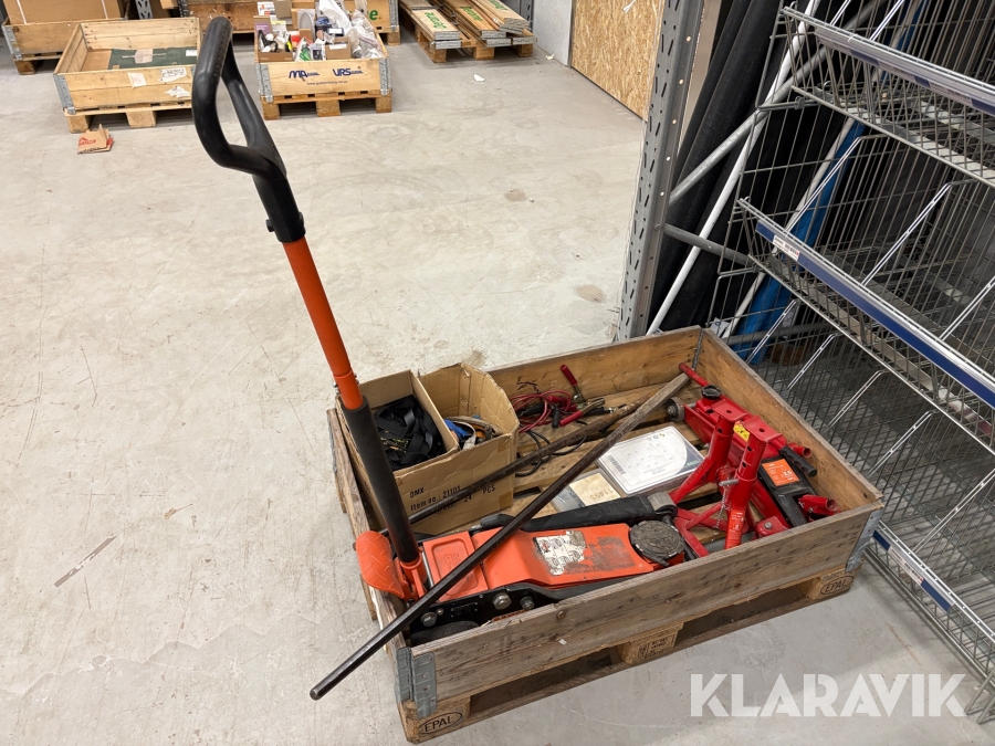 Domkrafter, bockar & tillbehör