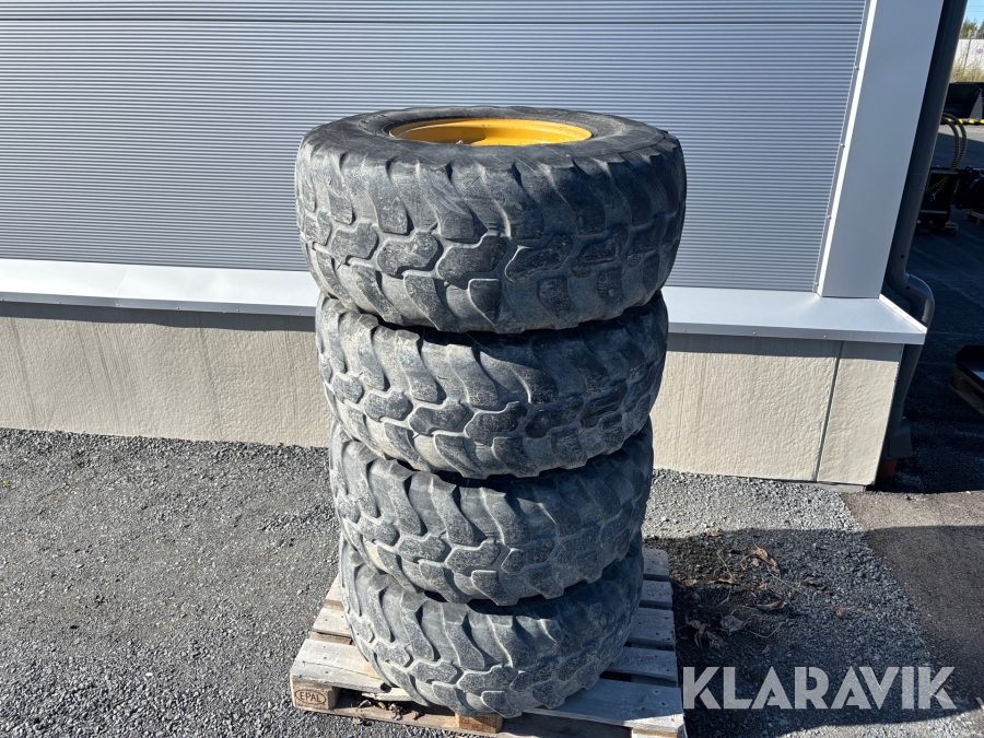 Entreprenaddäck Dunlop SP T9 4st med fälg