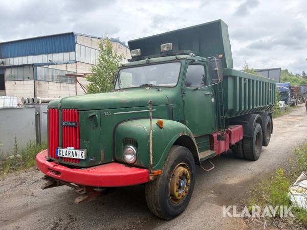 Veteranlastbil Scania Ls 111 med plogblad