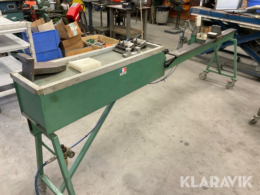 Monteringspress för aluminiumprofiler