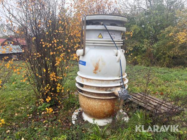 Avloppstank med pump Flygt