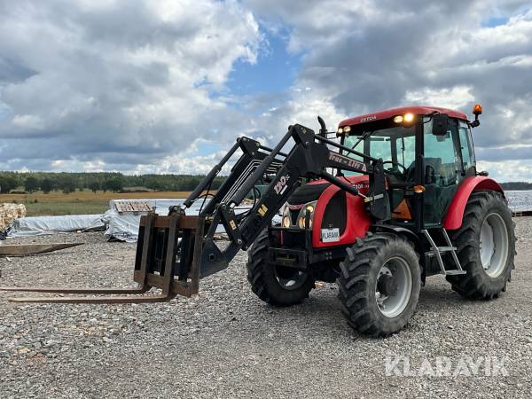 Traktor Zetor 8441 med lastare