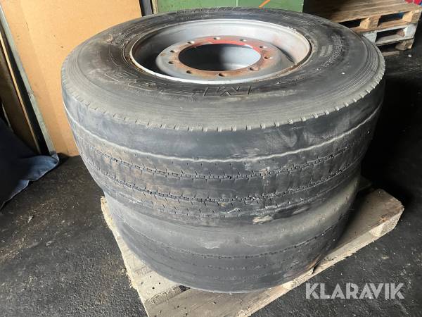 Däck med fälg Bridgestone 2st. 385/65 R 22,5