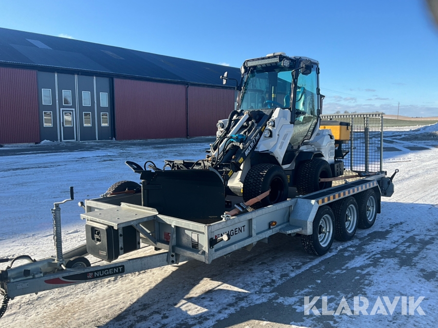 Kompaktlastare Multione 8,4 S vinterutrustad och med släp