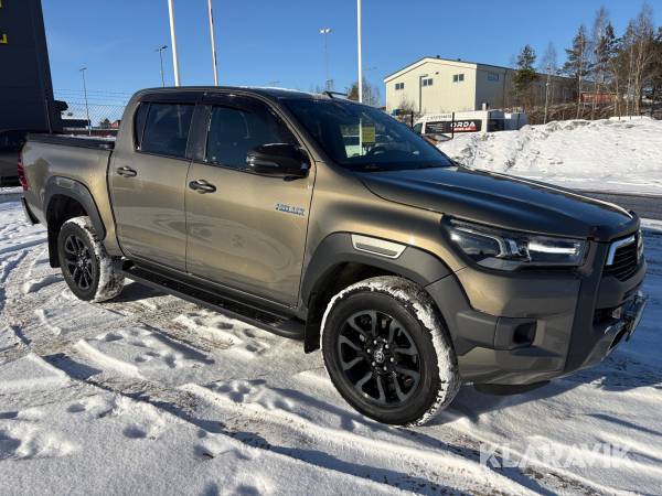Pickup Toyota Hilux Double Cab Facelift 2.8 4WD
