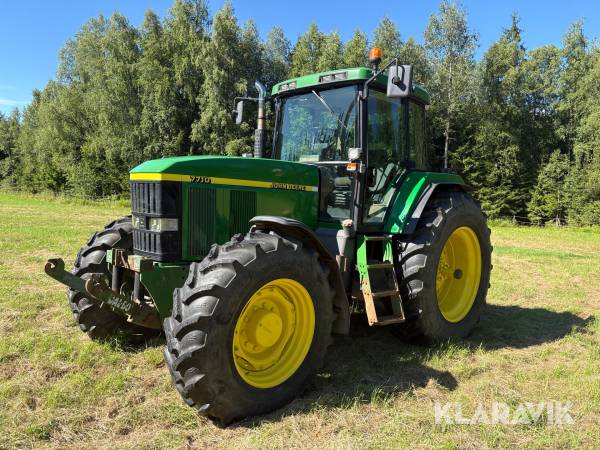 Traktor John Deere 7800