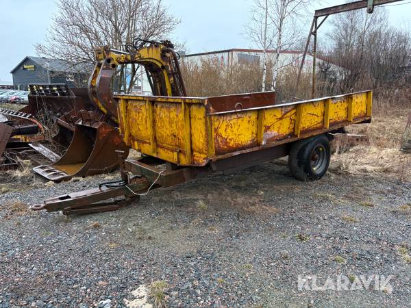 Tippkärra med hardoxplåt och trevägstipp