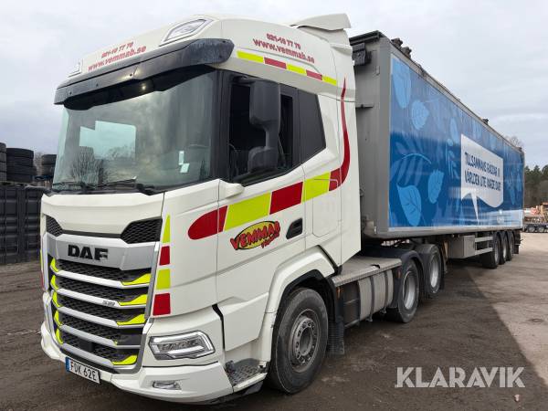 Trailerdragare DAF XF 530 FTS med kedjetrailer